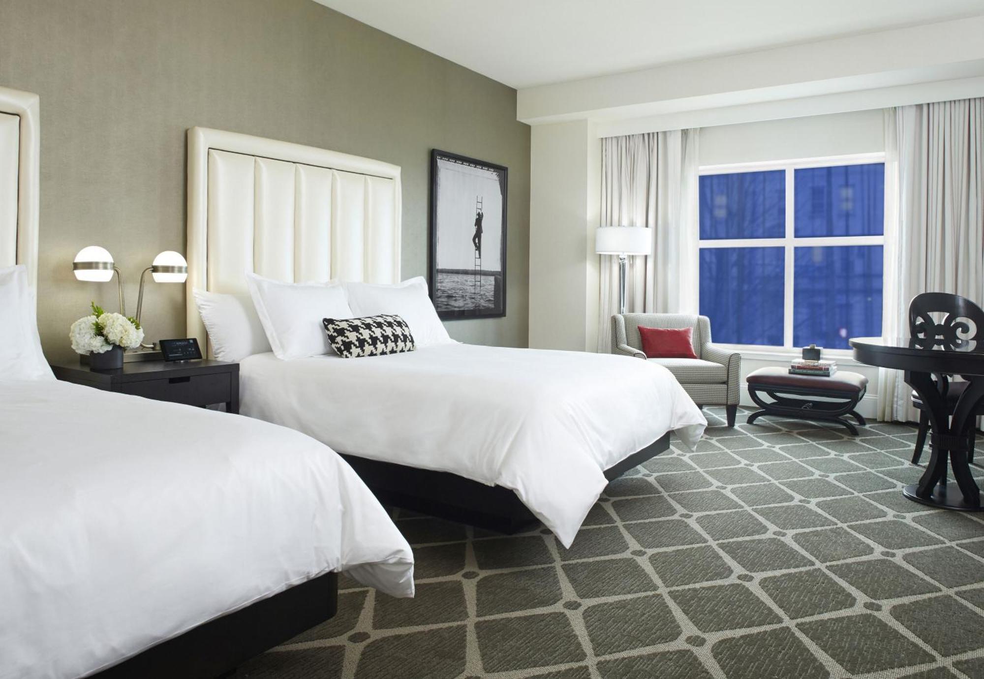 Hotel Commonwealth Boston Extérieur photo A guest room at the Hotel Commonwealth