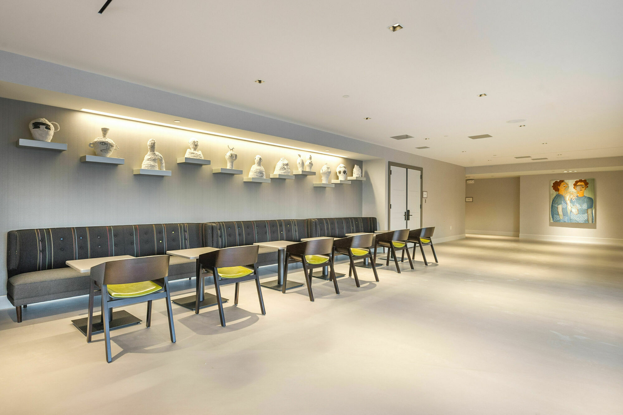 Hotel Commonwealth Boston Extérieur photo The interior of the 10000 m2 (107,600 sq ft) building