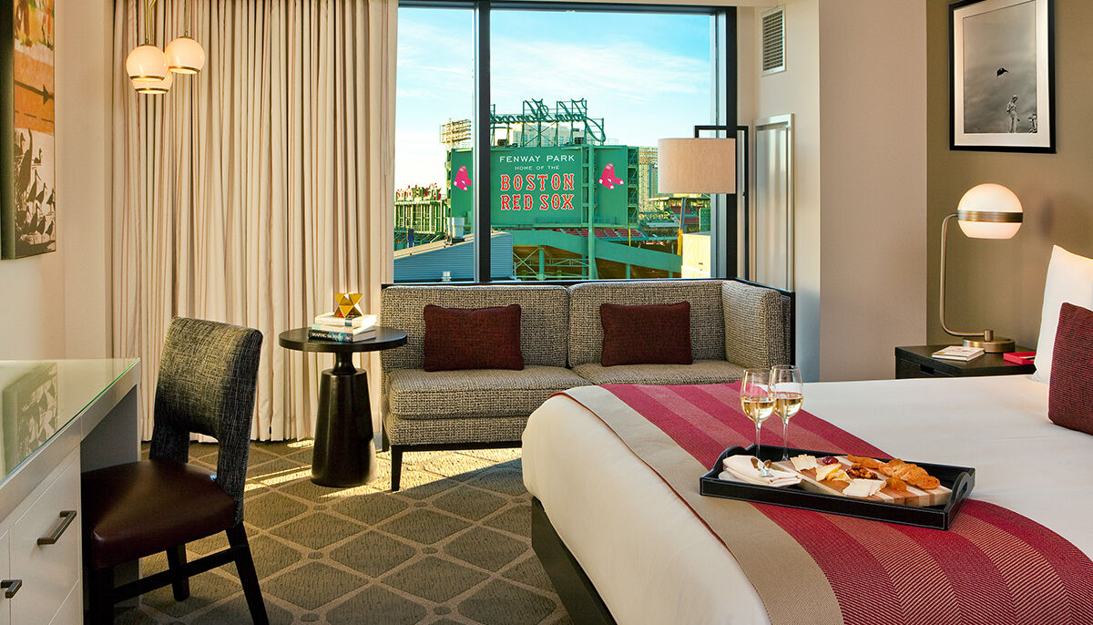Hotel Commonwealth Boston Extérieur photo A room at the Wynn